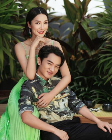 王祖蓝和李亚男写真大片 陪伴是爱情常鲜常甜的的秘诀